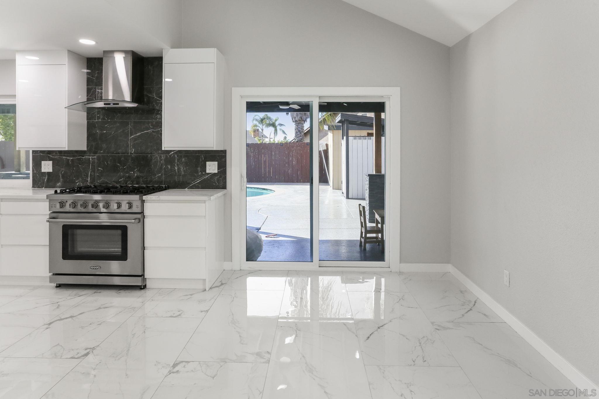 Detail Gallery Image 10 of 37 For 4826  Cannington Dr, San Diego,  CA 92117 - 4 Beds | 3 Baths