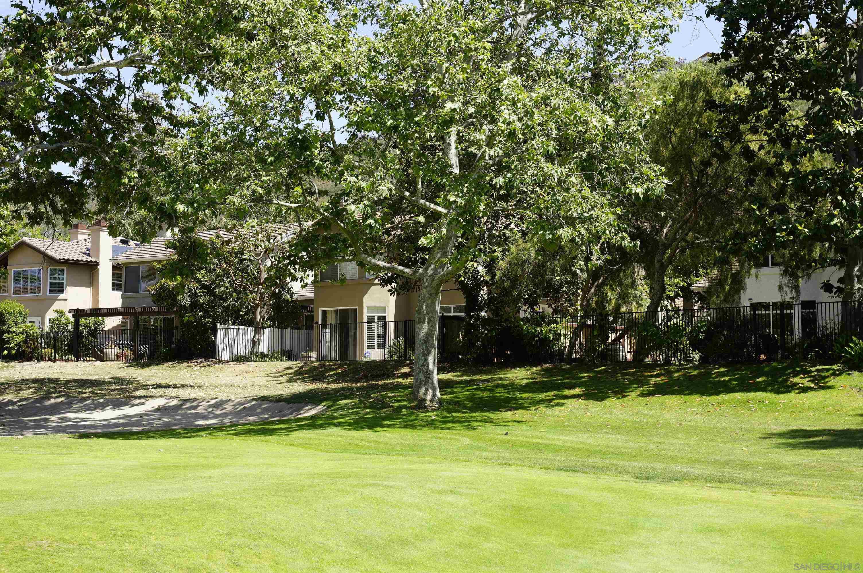 Detail Gallery Image 14 of 25 For 5146  Caminito Vista Lujo, San Diego,  CA 92130 - 4 Beds | 2/1 Baths