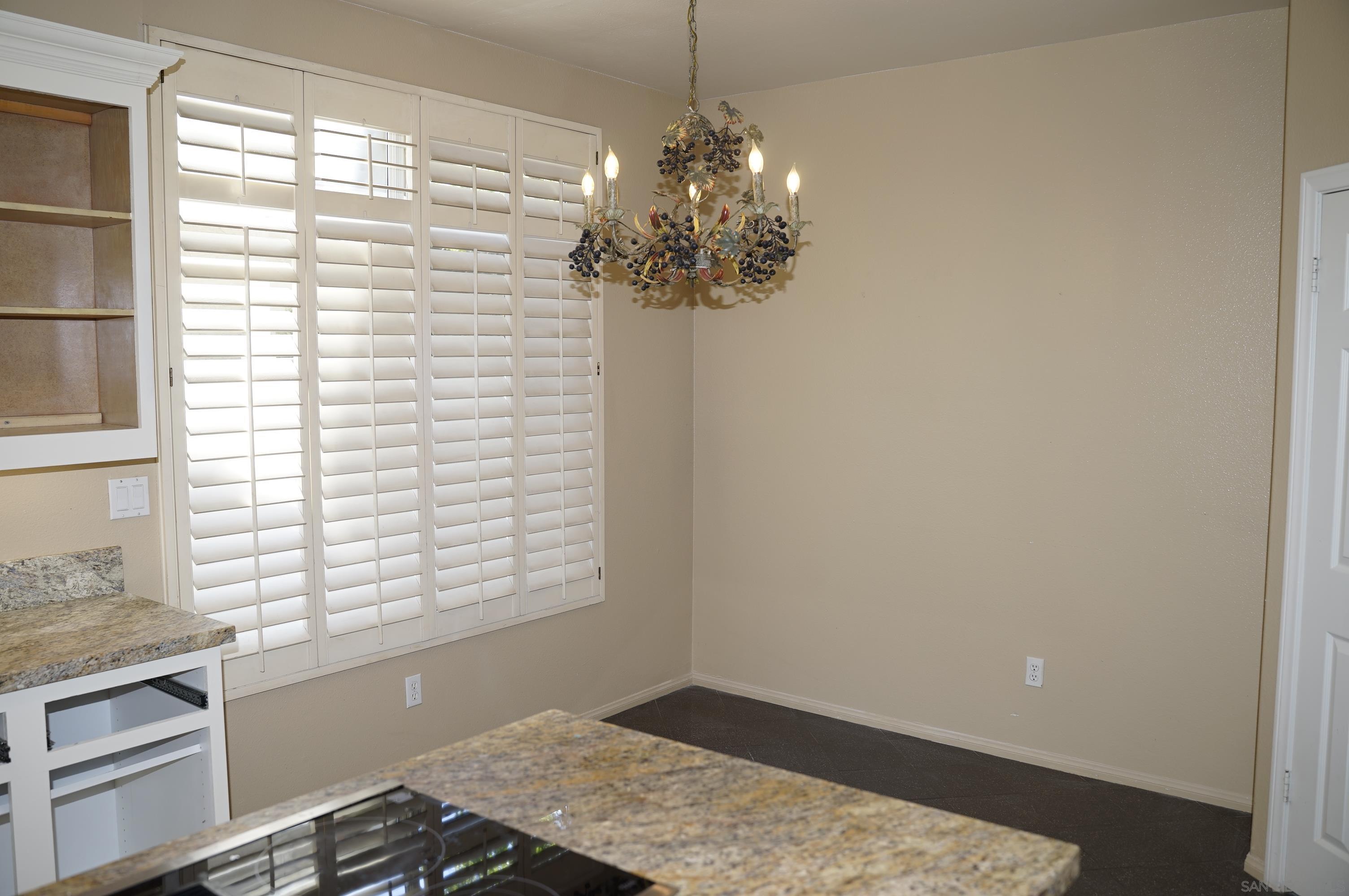 Detail Gallery Image 5 of 22 For 5146  Caminito Vista Lujo, San Diego,  CA 92130 - 4 Beds | 2/1 Baths