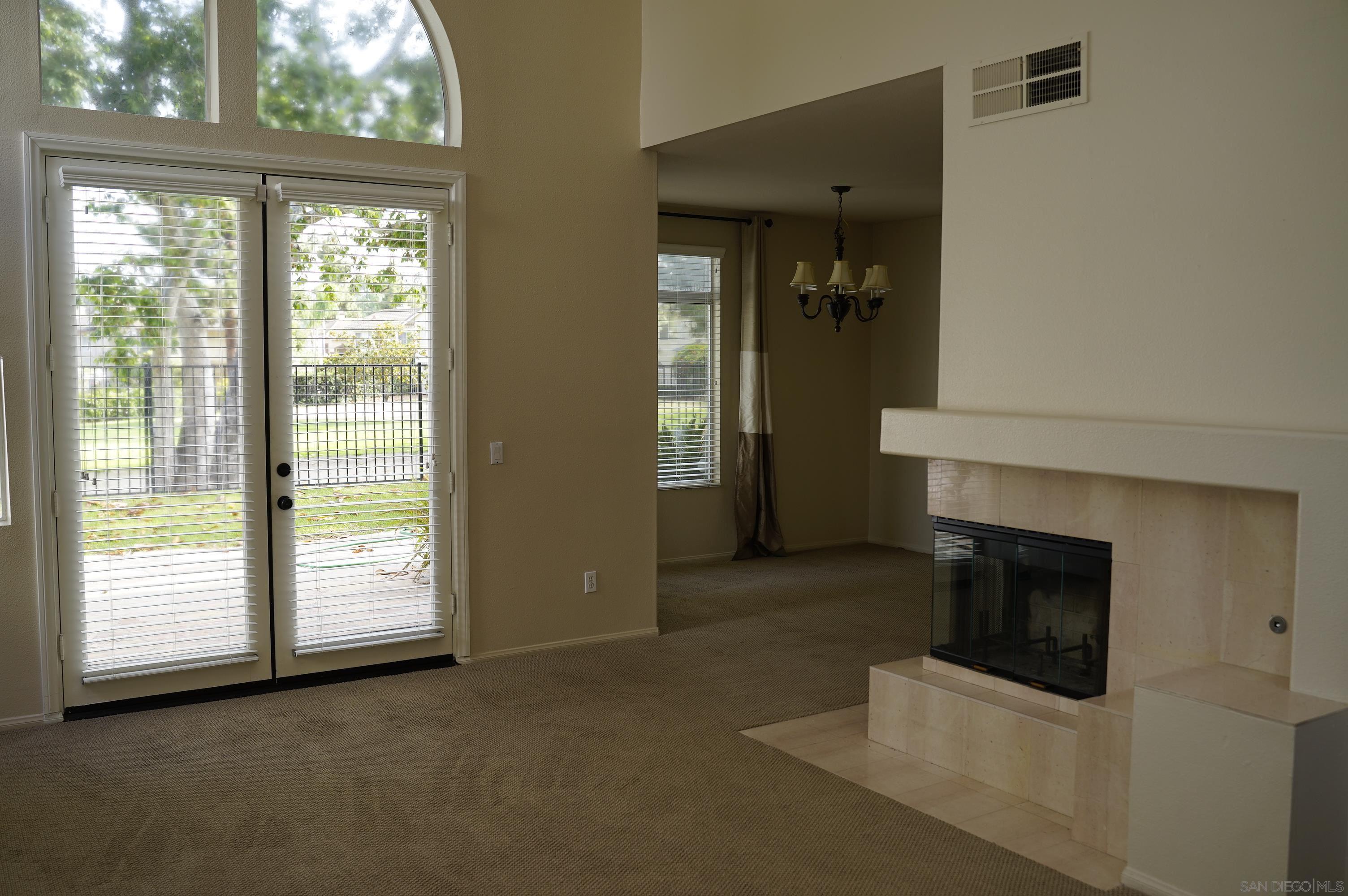 Detail Gallery Image 9 of 22 For 5146  Caminito Vista Lujo, San Diego,  CA 92130 - 4 Beds | 2/1 Baths