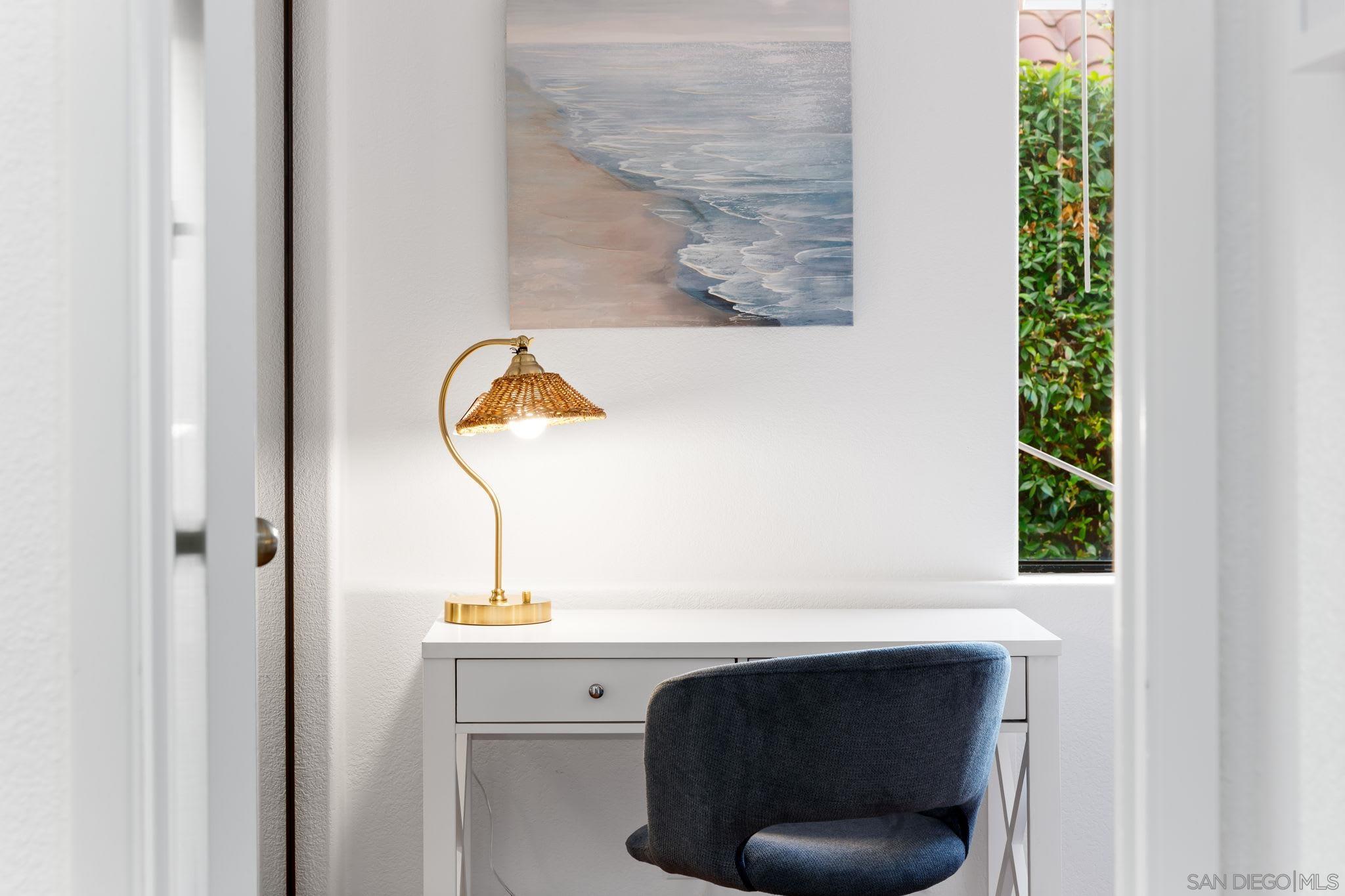 Detail Gallery Image 12 of 29 For 721  Glenview, La Jolla,  CA 92037 - 2 Beds | 2 Baths