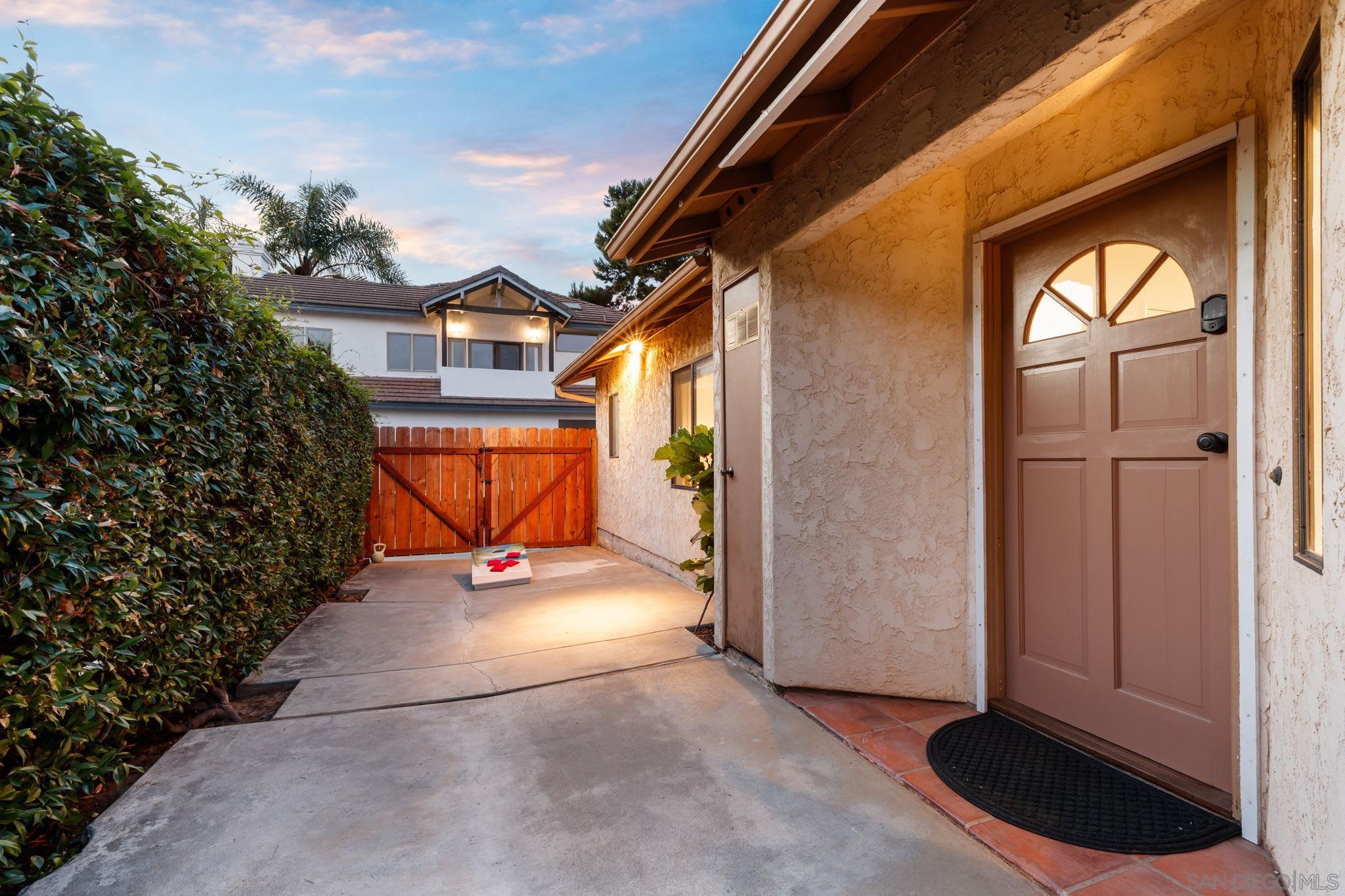 Detail Gallery Image 28 of 29 For 721  Glenview, La Jolla,  CA 92037 - 2 Beds | 2 Baths