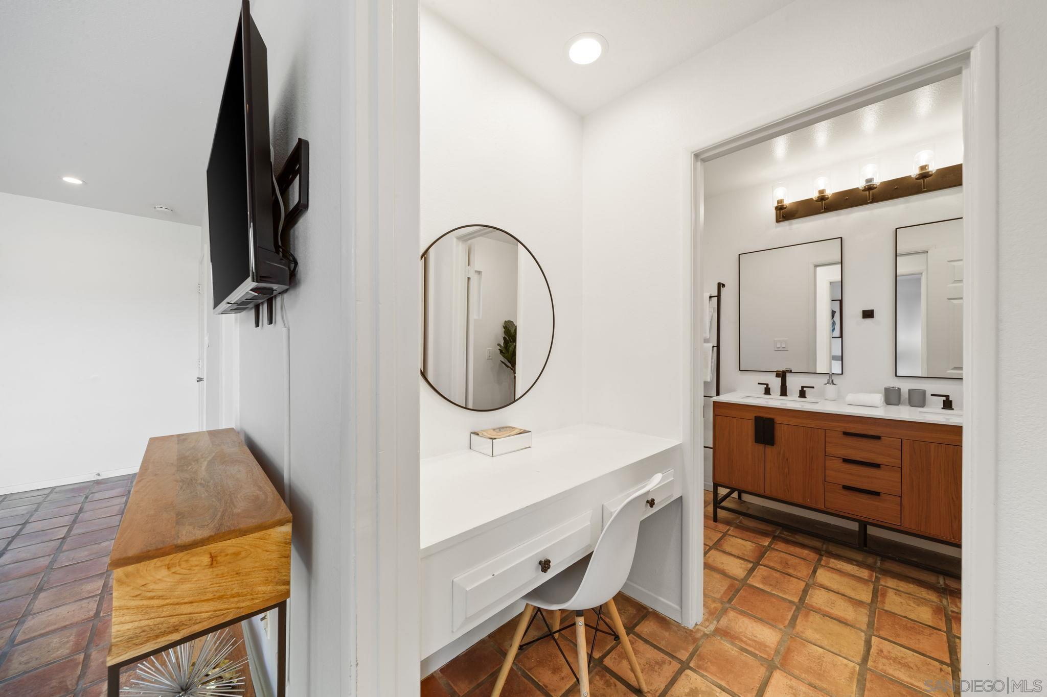 Detail Gallery Image 30 of 69 For 7806  via Capri, La Jolla,  CA 92037 - 4 Beds | 2/1 Baths