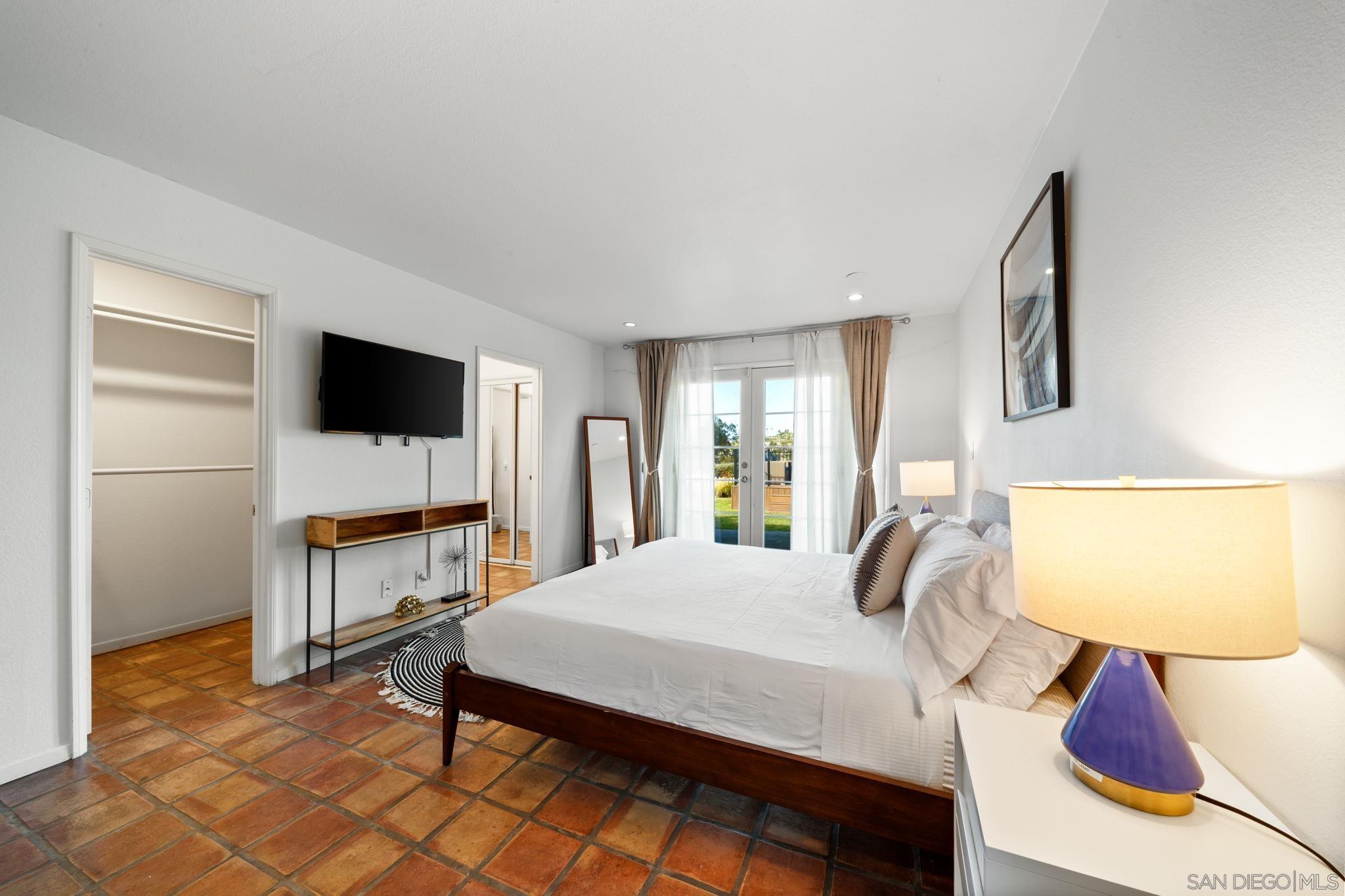 Detail Gallery Image 41 of 69 For 7806  via Capri, La Jolla,  CA 92037 - 4 Beds | 2/1 Baths