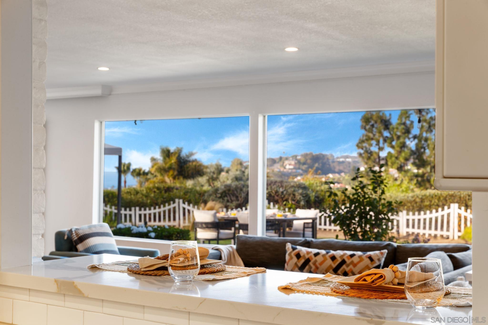 Detail Gallery Image 46 of 69 For 7806  via Capri, La Jolla,  CA 92037 - 4 Beds | 2/1 Baths