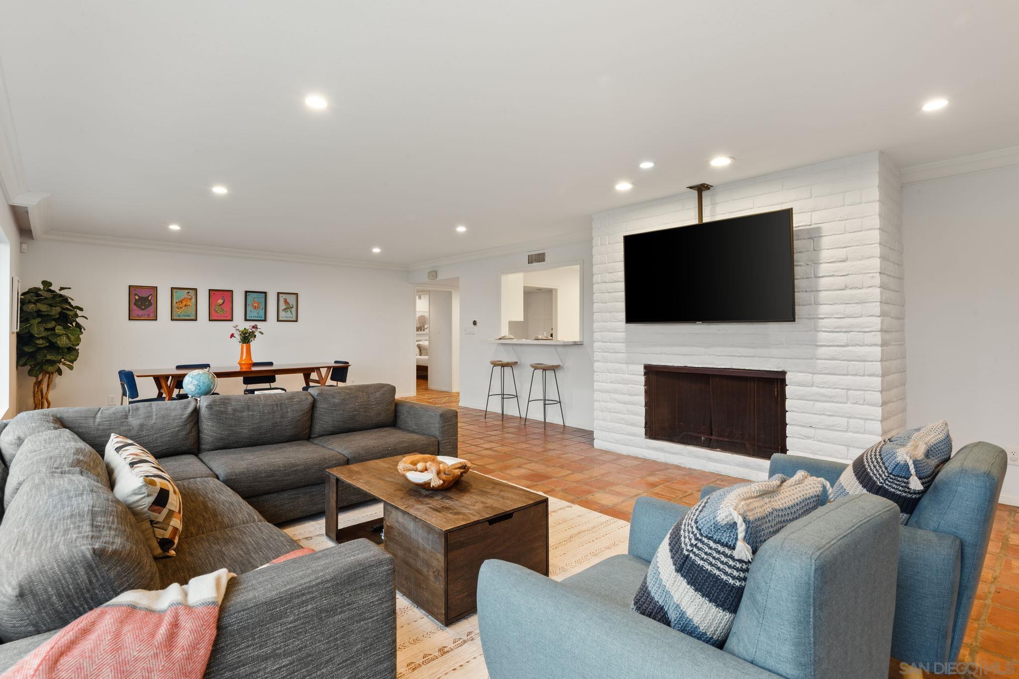 Detail Gallery Image 48 of 69 For 7806  via Capri, La Jolla,  CA 92037 - 4 Beds | 2/1 Baths