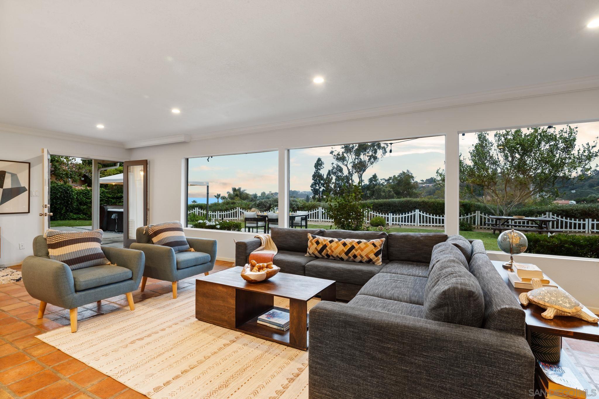 Detail Gallery Image 52 of 69 For 7806  via Capri, La Jolla,  CA 92037 - 4 Beds | 2/1 Baths