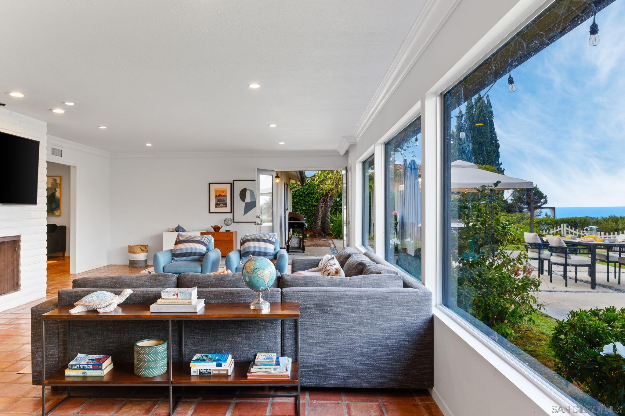 Detail Gallery Image 53 of 69 For 7806  via Capri, La Jolla,  CA 92037 - 4 Beds | 2/1 Baths