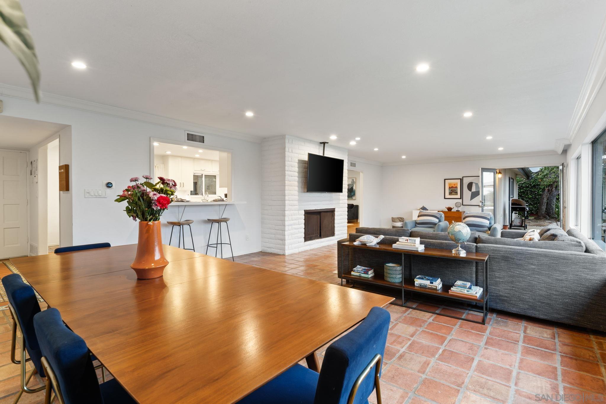 Detail Gallery Image 54 of 69 For 7806  via Capri, La Jolla,  CA 92037 - 4 Beds | 2/1 Baths