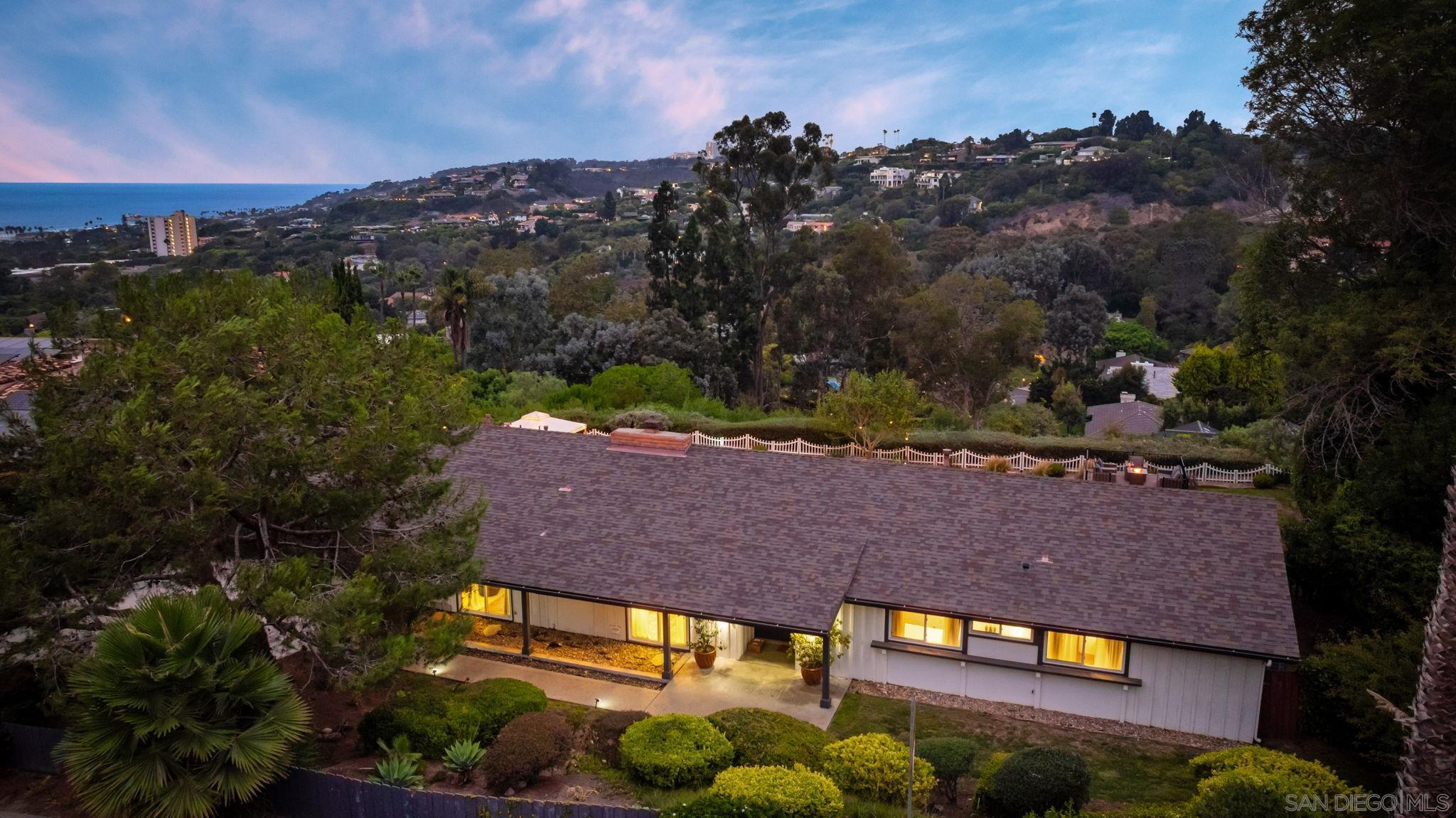 Detail Gallery Image 61 of 69 For 7806  via Capri, La Jolla,  CA 92037 - 4 Beds | 2/1 Baths