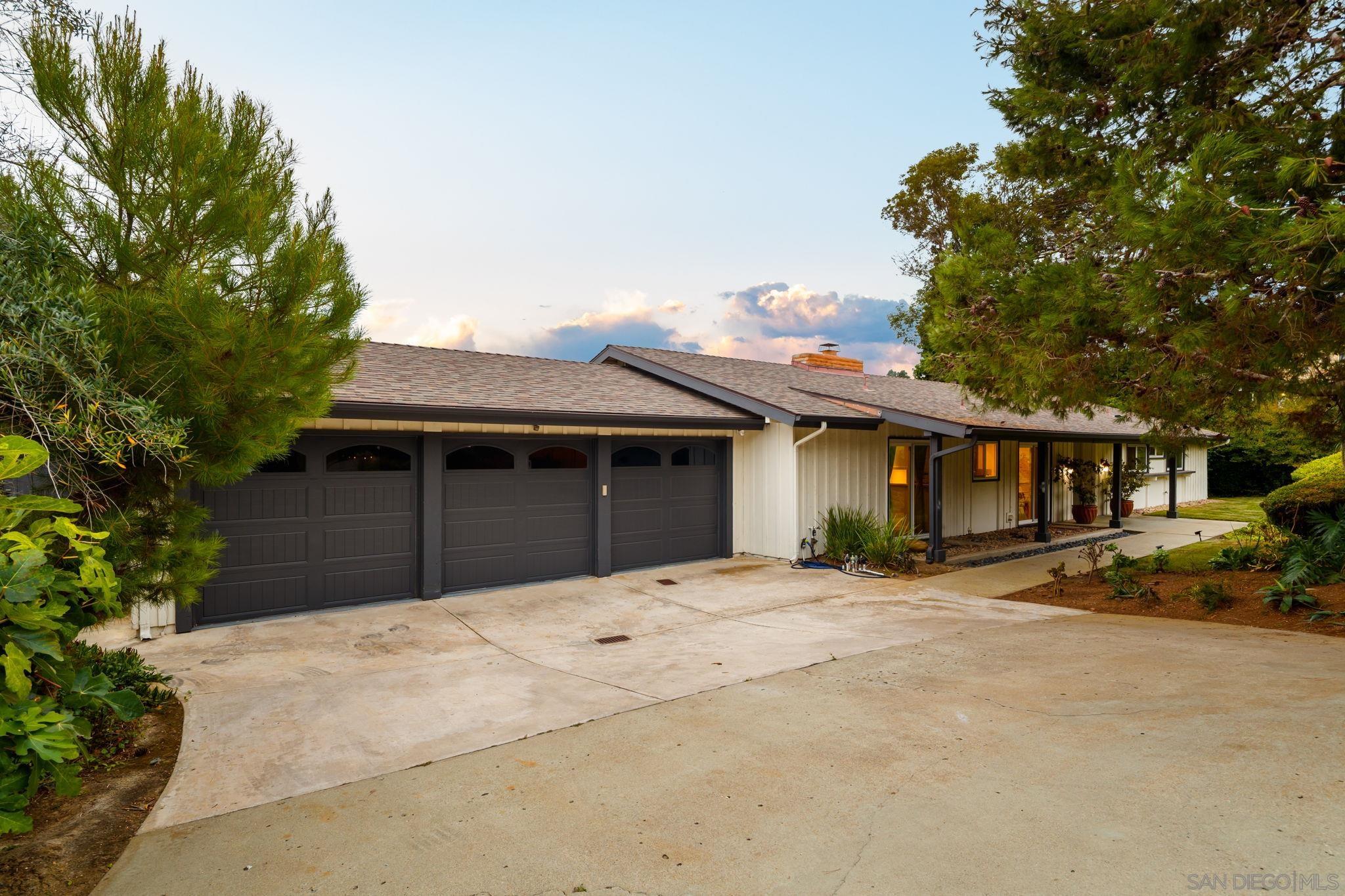 Detail Gallery Image 64 of 69 For 7806  via Capri, La Jolla,  CA 92037 - 4 Beds | 2/1 Baths