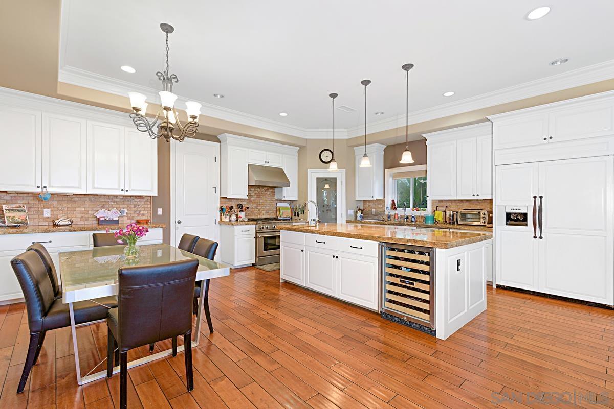 Detail Gallery Image 3 of 10 For 2498  Pinewood Street, Del Mar,  CA 92014 - 5 Beds | 4/1 Baths