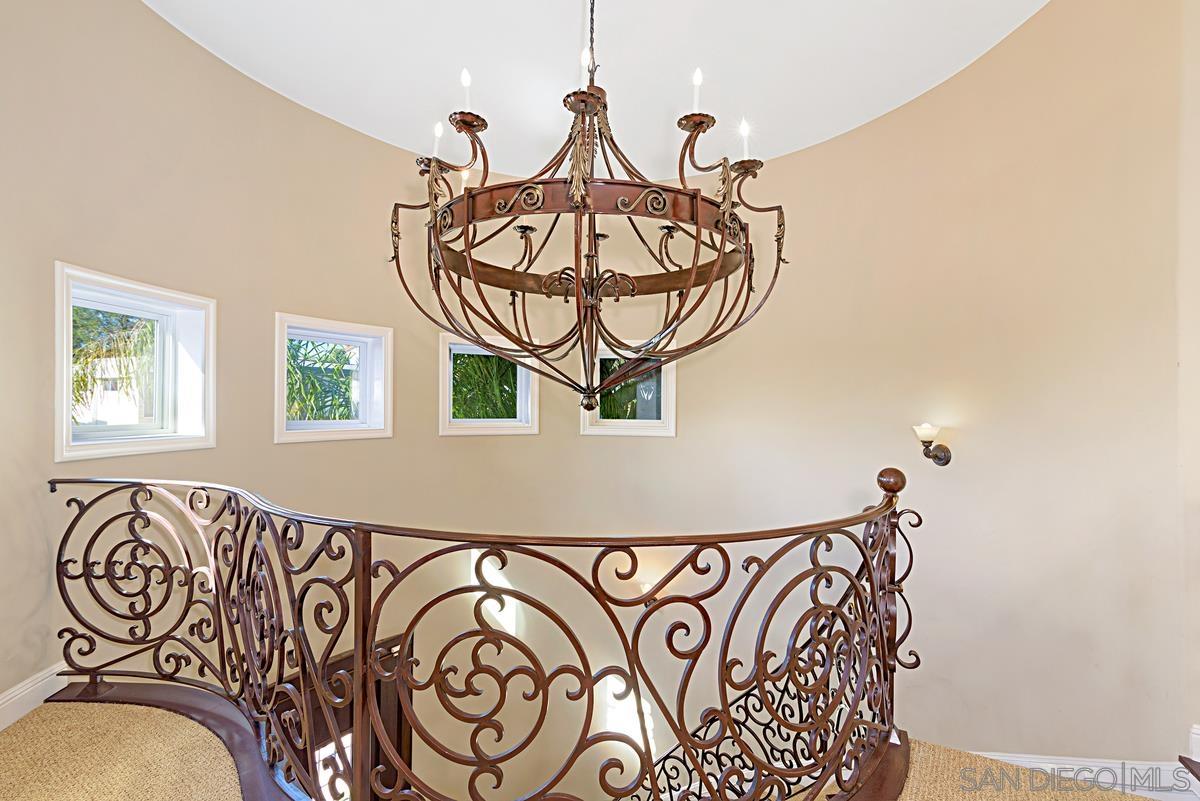 Detail Gallery Image 8 of 10 For 2498  Pinewood Street, Del Mar,  CA 92014 - 5 Beds | 4/1 Baths