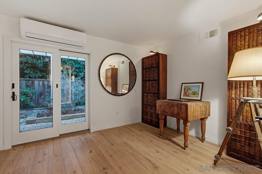 Detail Gallery Image 24 of 57 For 10616  Falcon Rim Pt, San Diego,  CA 92131 - 5 Beds | 2/1 Baths