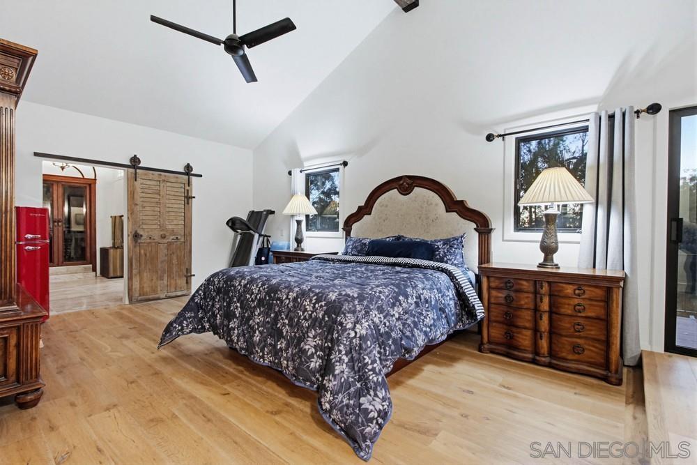 Detail Gallery Image 28 of 57 For 10616  Falcon Rim Pt, San Diego,  CA 92131 - 5 Beds | 2/1 Baths