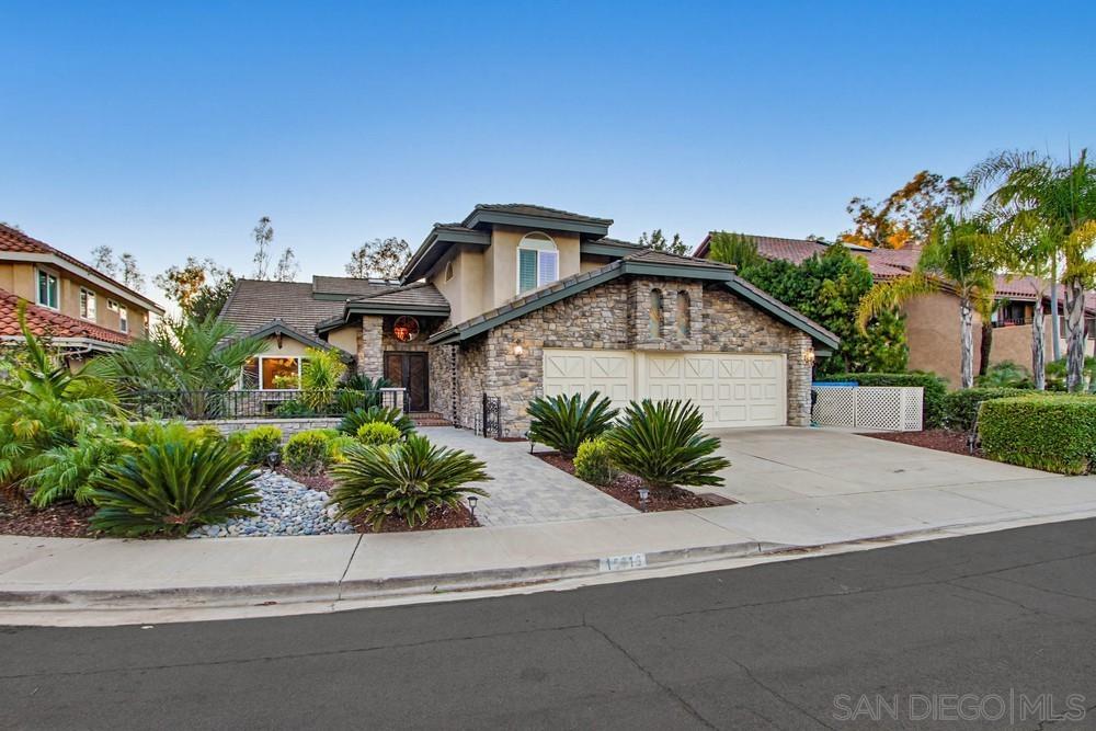 Detail Gallery Image 4 of 57 For 10616  Falcon Rim Pt, San Diego,  CA 92131 - 5 Beds | 2/1 Baths