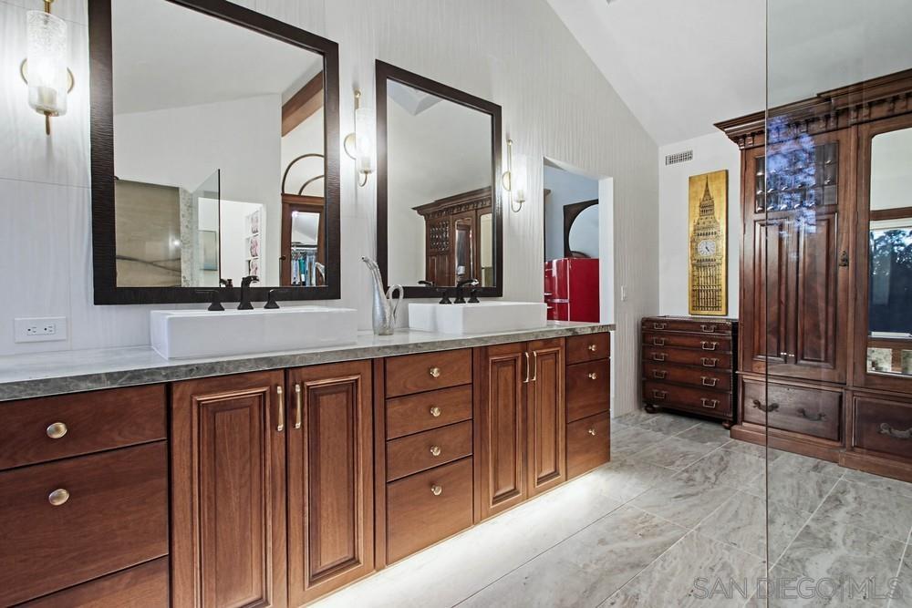 Detail Gallery Image 35 of 57 For 10616  Falcon Rim Pt, San Diego,  CA 92131 - 5 Beds | 2/1 Baths