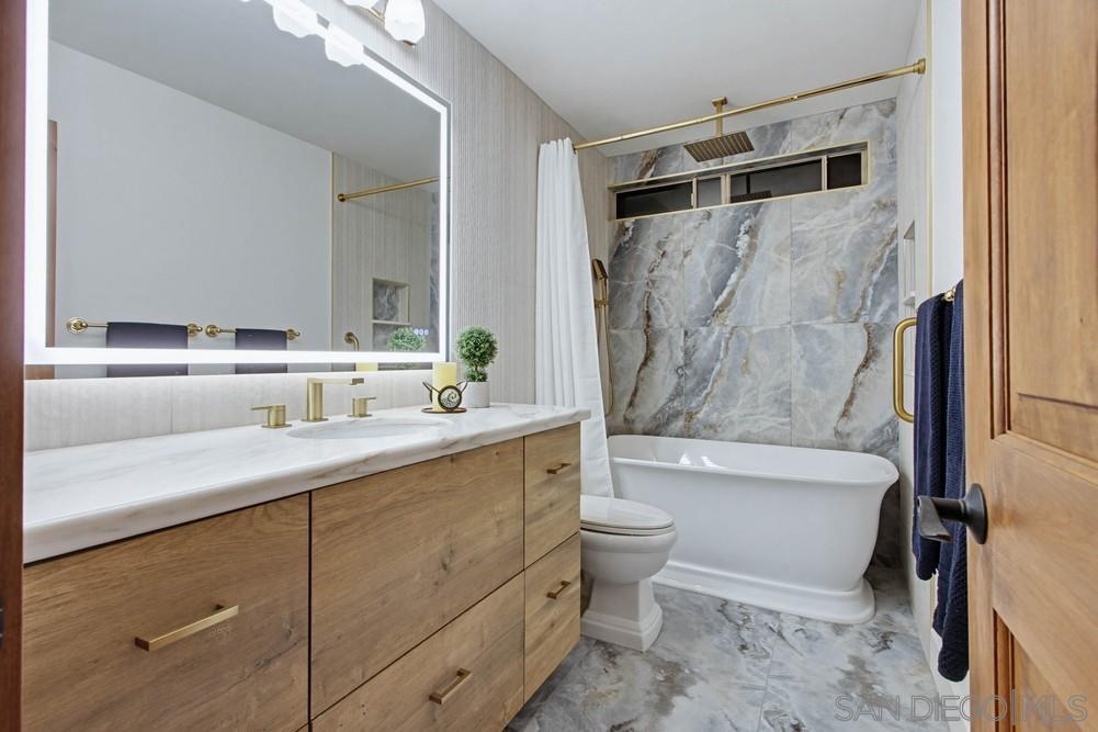 Detail Gallery Image 39 of 57 For 10616  Falcon Rim Pt, San Diego,  CA 92131 - 5 Beds | 2/1 Baths