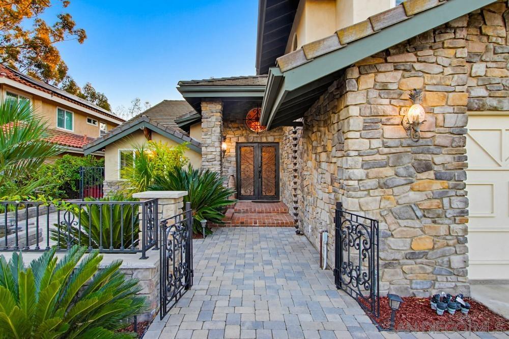 Detail Gallery Image 5 of 57 For 10616  Falcon Rim Pt, San Diego,  CA 92131 - 5 Beds | 2/1 Baths