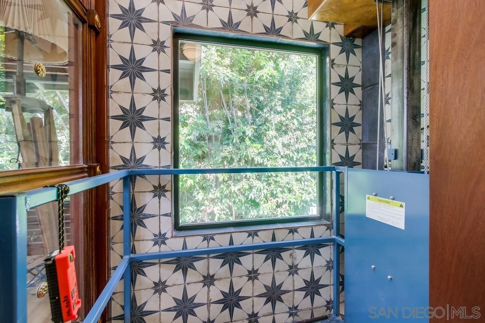 Detail Gallery Image 44 of 57 For 10616  Falcon Rim Pt, San Diego,  CA 92131 - 5 Beds | 2/1 Baths