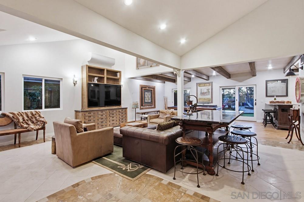 Detail Gallery Image 6 of 57 For 10616  Falcon Rim Pt, San Diego,  CA 92131 - 5 Beds | 2/1 Baths