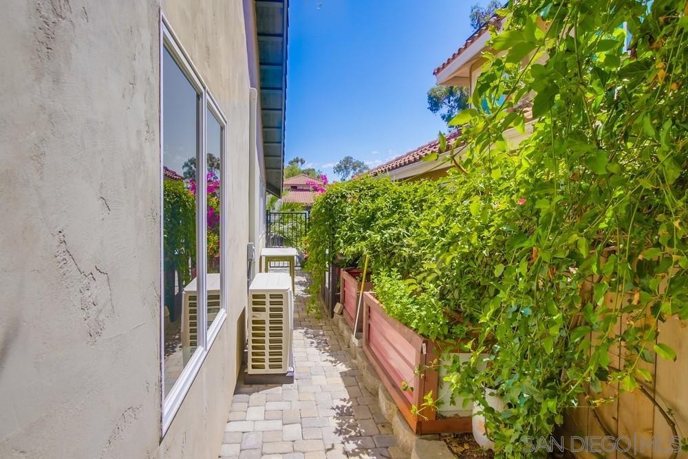 Detail Gallery Image 57 of 57 For 10616  Falcon Rim Pt, San Diego,  CA 92131 - 5 Beds | 2/1 Baths