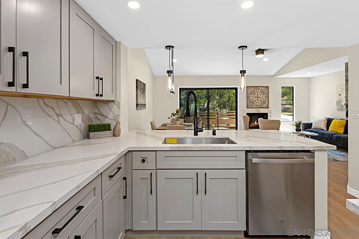 Front Image Thumbnail for SD2600376