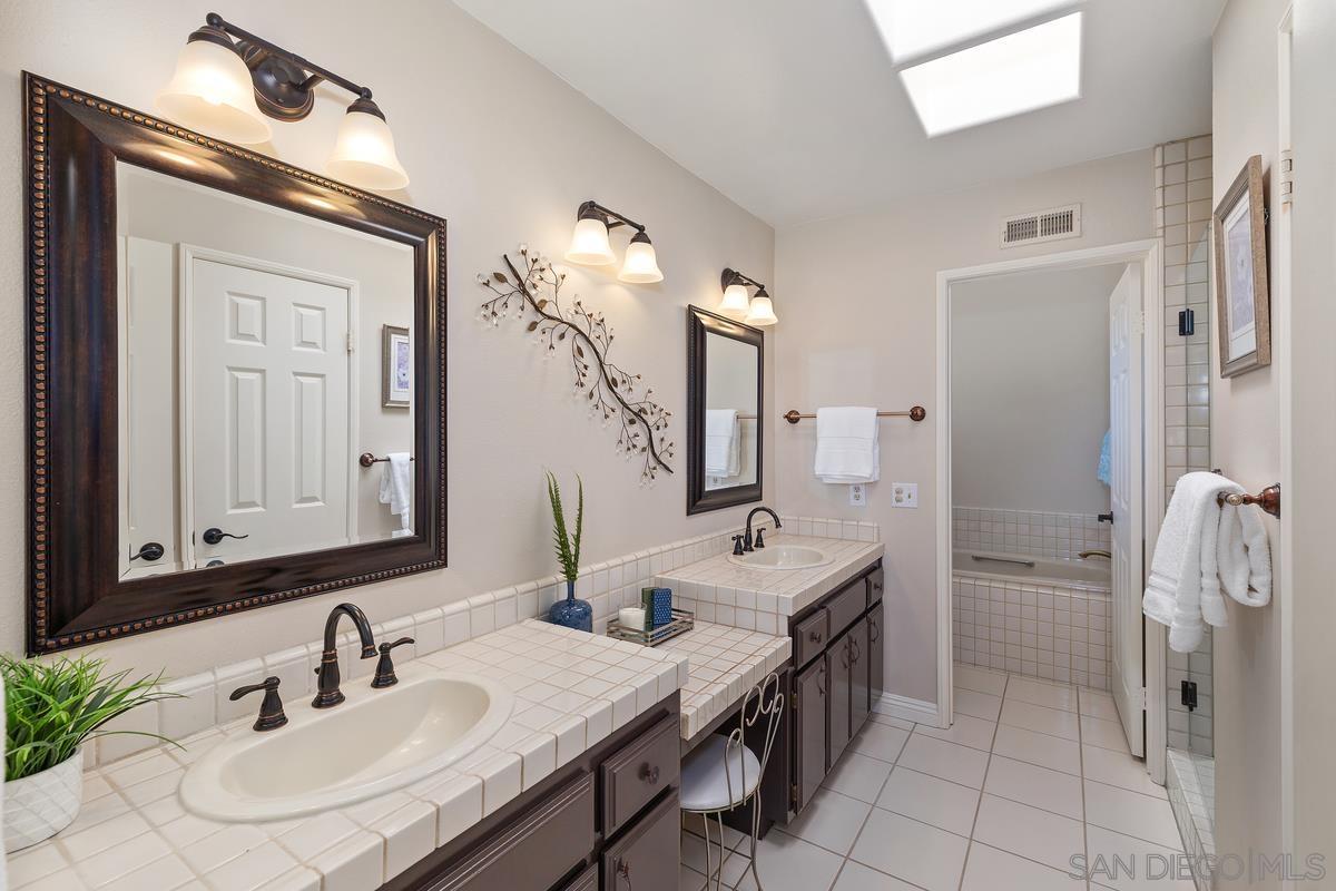 Detail Gallery Image 15 of 30 For 18018  Calle Estepona, San Diego,  CA 92128 - 2 Beds | 2 Baths