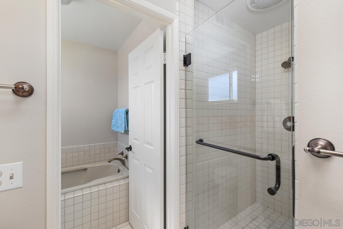 Detail Gallery Image 16 of 30 For 18018  Calle Estepona, San Diego,  CA 92128 - 2 Beds | 2 Baths