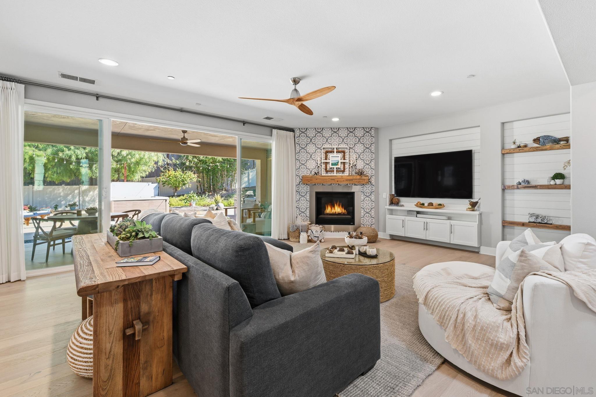 Detail Gallery Image 11 of 75 For 406  Glin Ct, Vista,  CA 92081 - 4 Beds | 3/1 Baths