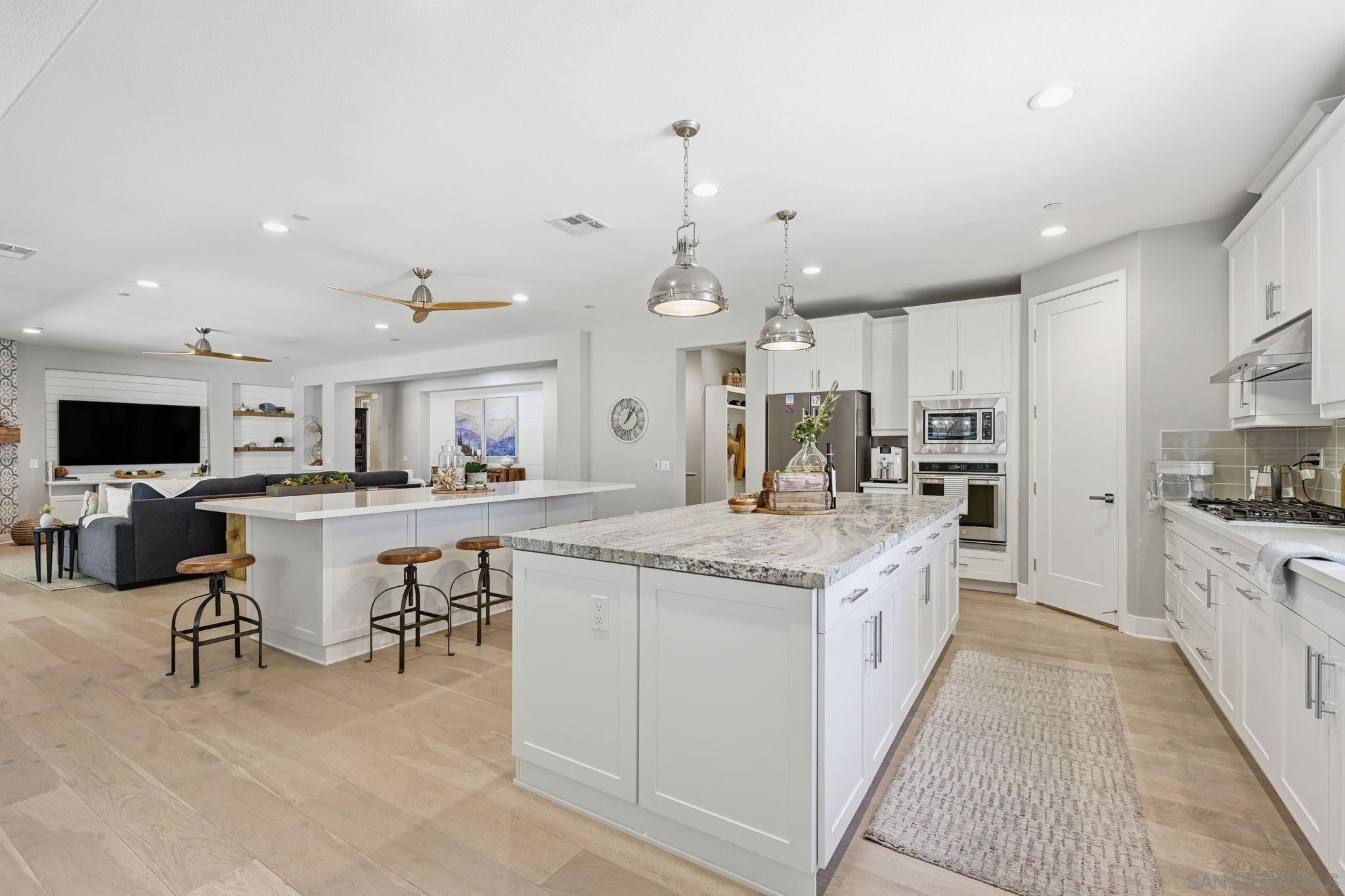 Detail Gallery Image 21 of 75 For 406  Glin Ct, Vista,  CA 92081 - 4 Beds | 3/1 Baths