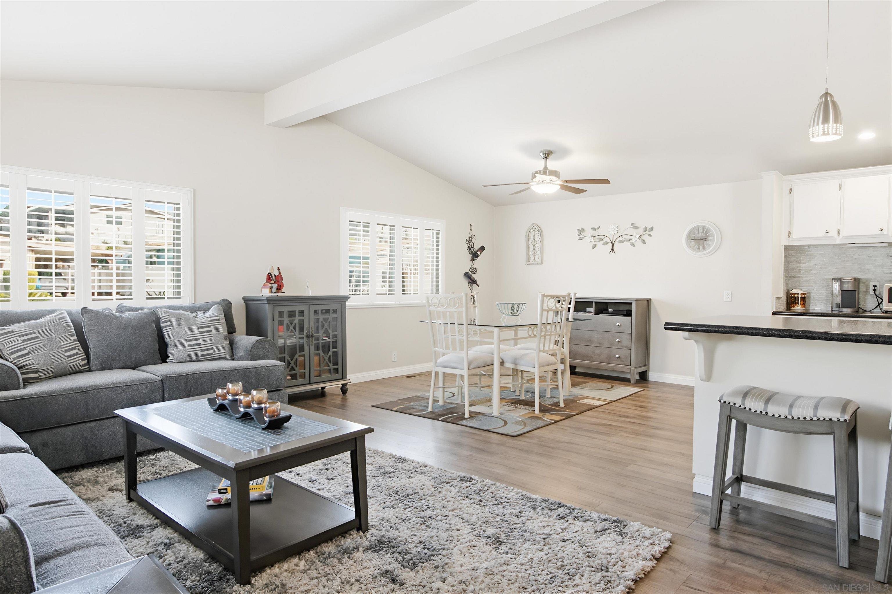 Detail Gallery Image 2 of 46 For 1723  Kiwi Gln, Escondido,  CA 92026 - 2 Beds | 2 Baths