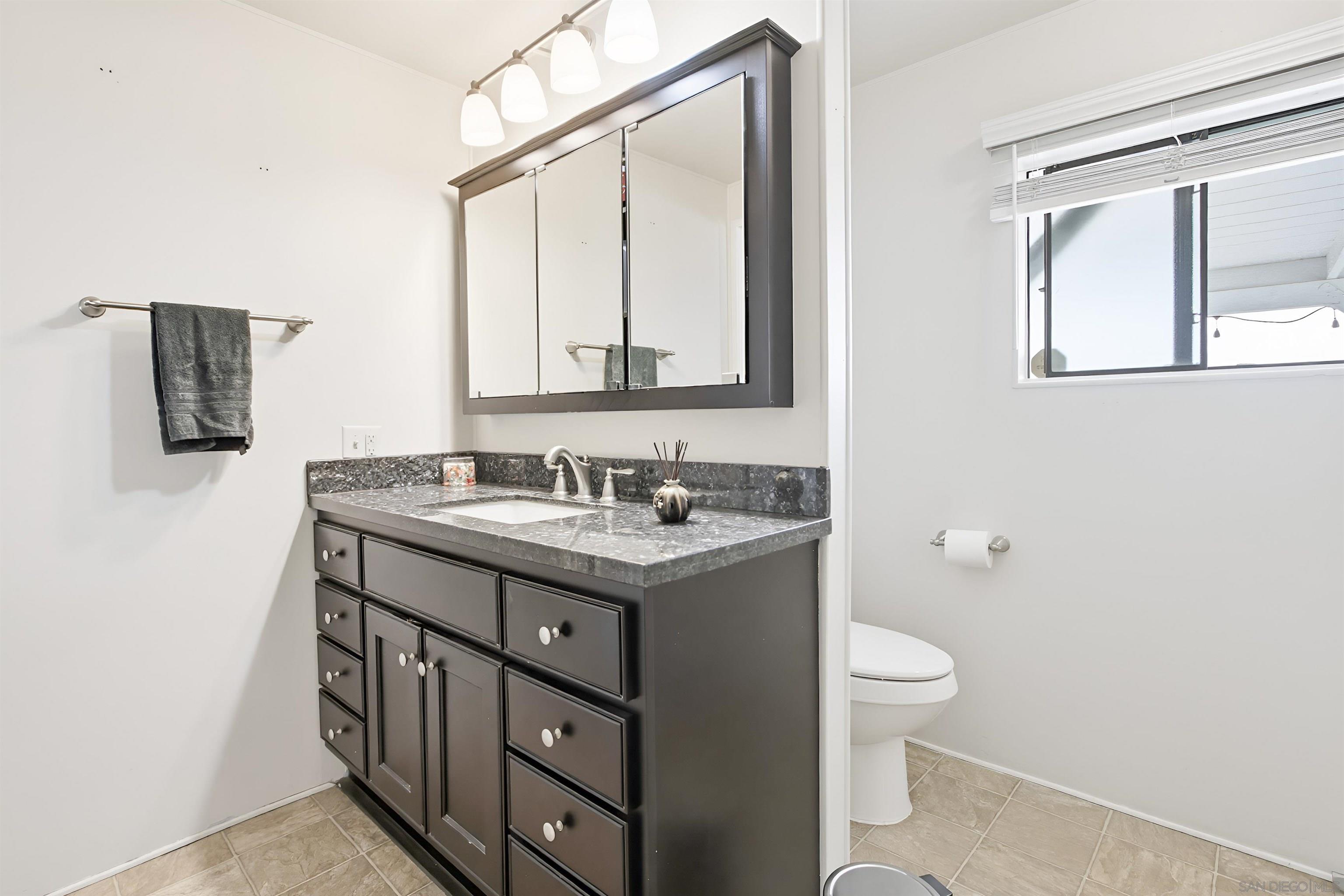 Detail Gallery Image 20 of 46 For 1723  Kiwi Gln, Escondido,  CA 92026 - 2 Beds | 2 Baths