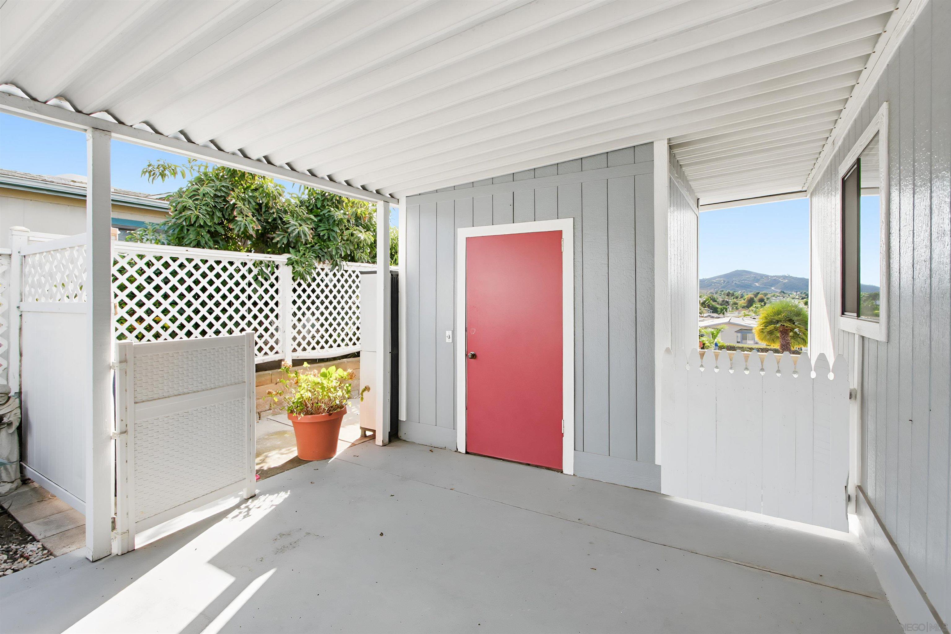 Detail Gallery Image 37 of 46 For 1723  Kiwi Gln, Escondido,  CA 92026 - 2 Beds | 2 Baths