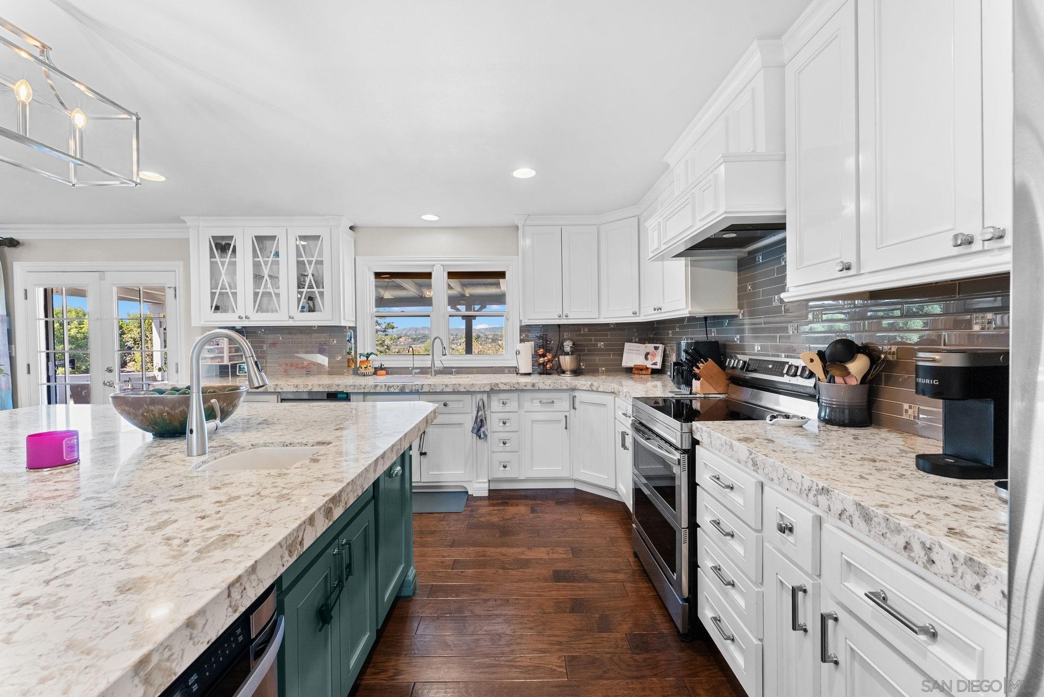 Detail Gallery Image 13 of 75 For 3045  Mary Ln, Escondido,  CA 92025 - 6 Beds | 4/1 Baths