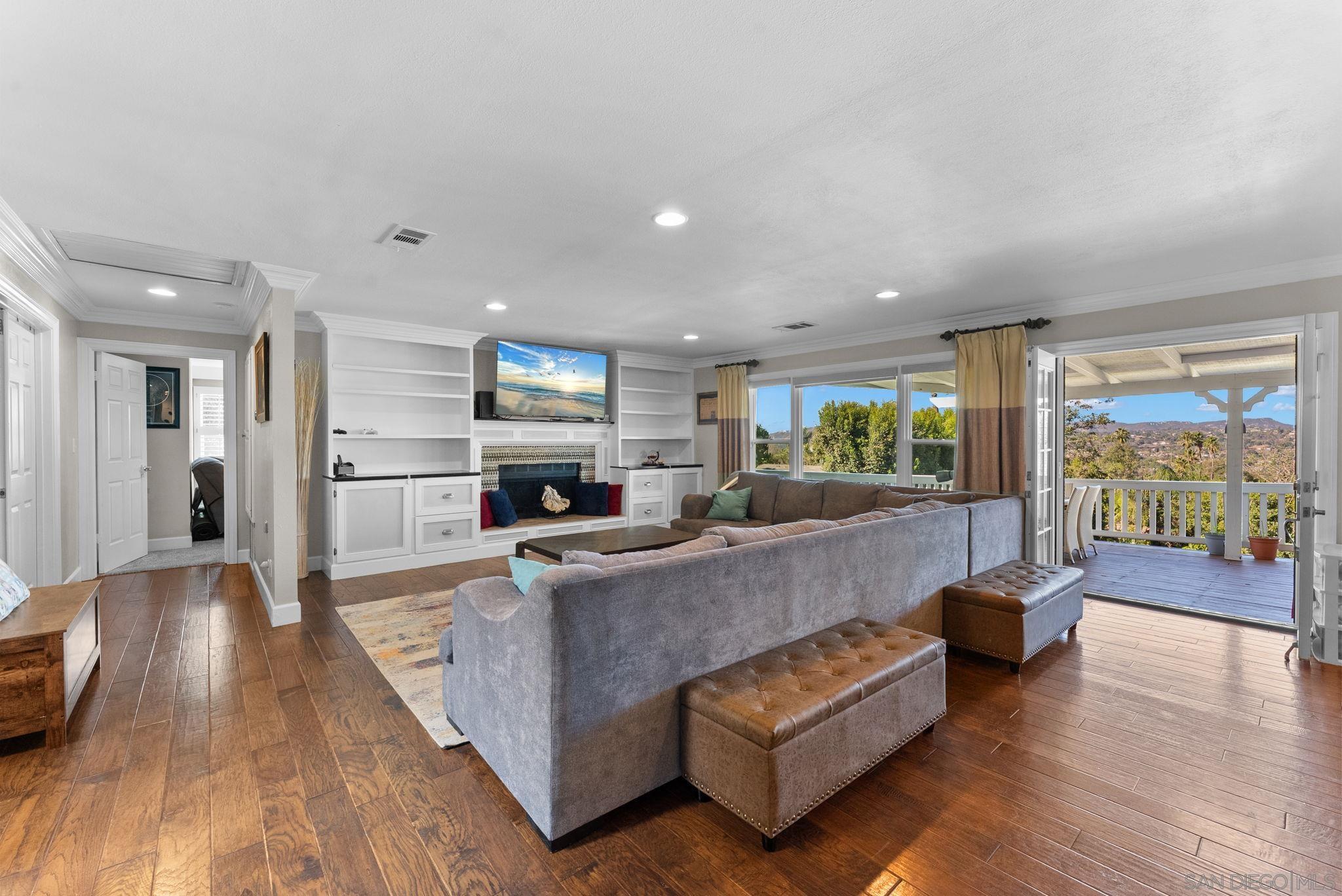 Detail Gallery Image 16 of 75 For 3045  Mary Ln, Escondido,  CA 92025 - 6 Beds | 4/1 Baths