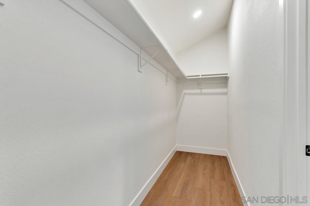 Detail Gallery Image 19 of 40 For 12169  via San Loreno, San Diego,  CA 92128 - 3 Beds | 2/1 Baths