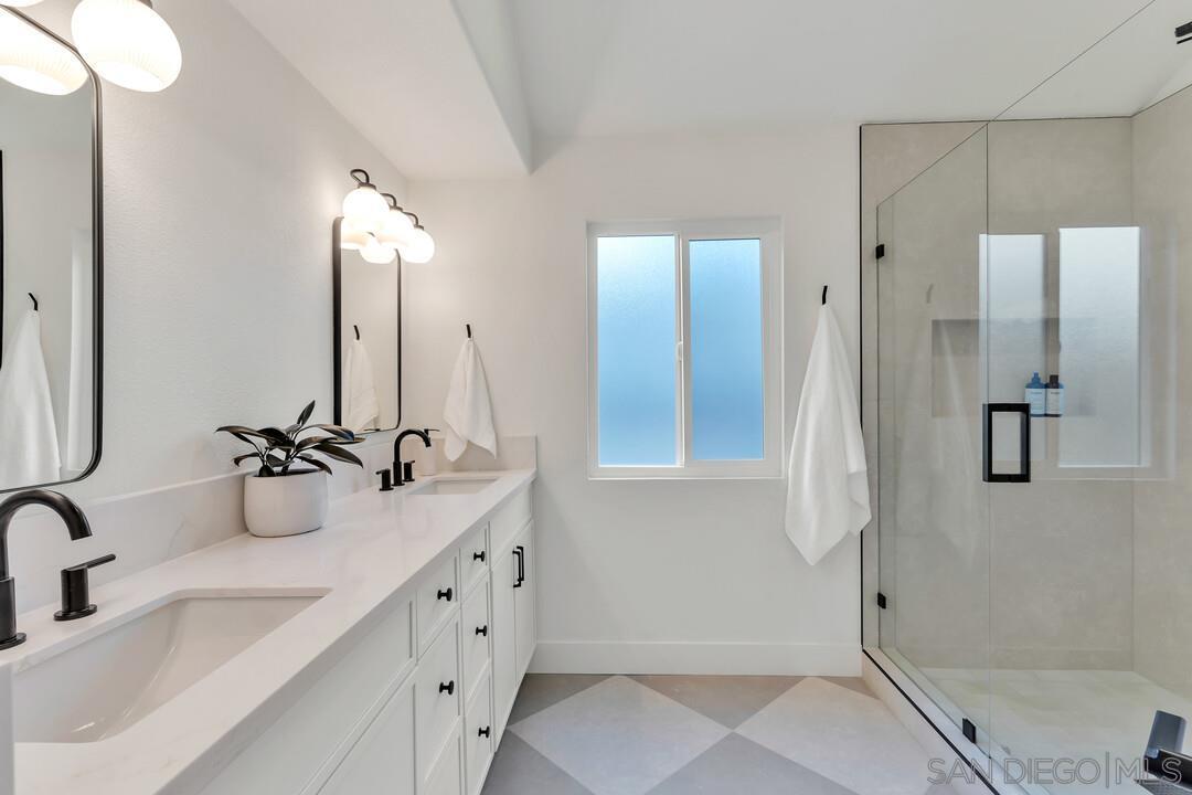 Detail Gallery Image 20 of 40 For 12169  via San Loreno, San Diego,  CA 92128 - 3 Beds | 2/1 Baths