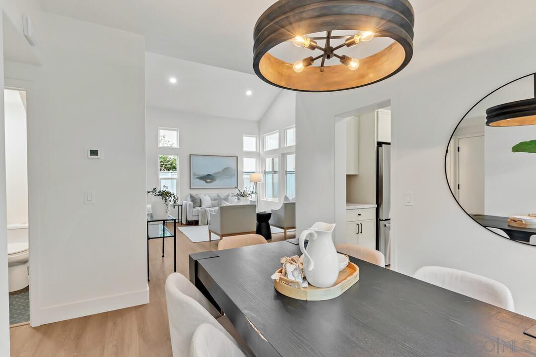 Detail Gallery Image 8 of 40 For 12169  via San Loreno, San Diego,  CA 92128 - 3 Beds | 2/1 Baths