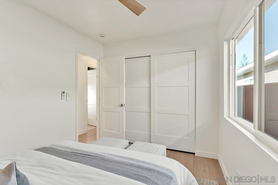 Detail Gallery Image 21 of 42 For 2275  Emerald St, San Diego,  CA 92109 - 2 Beds | 2 Baths