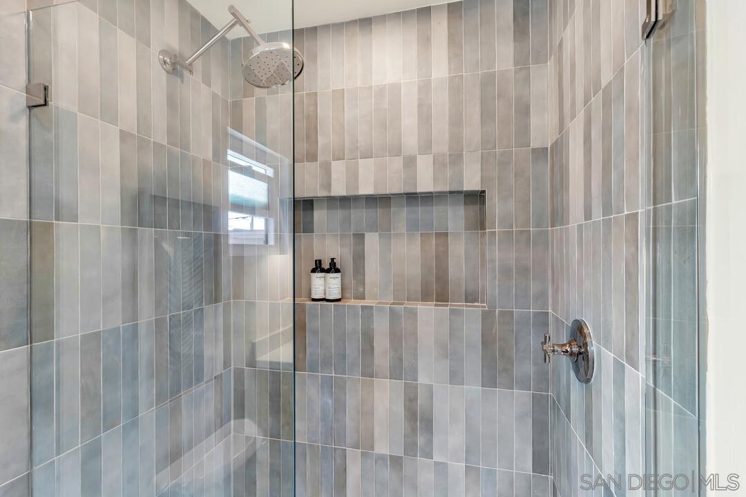 Detail Gallery Image 27 of 42 For 2275  Emerald St, San Diego,  CA 92109 - 2 Beds | 2 Baths