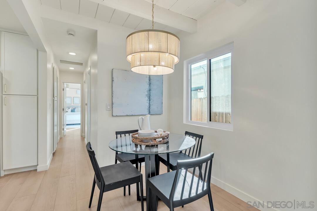 Detail Gallery Image 10 of 42 For 2275  Emerald St, San Diego,  CA 92109 - 2 Beds | 2 Baths