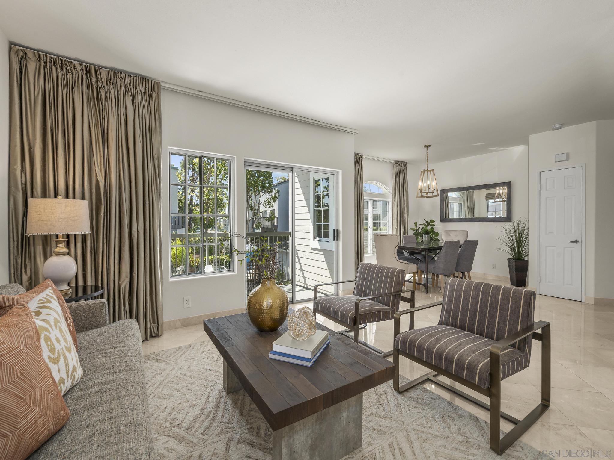 Detail Gallery Image 10 of 45 For 8635  via Mallorca  #D,  La Jolla,  CA 92037 - 2 Beds | 2 Baths