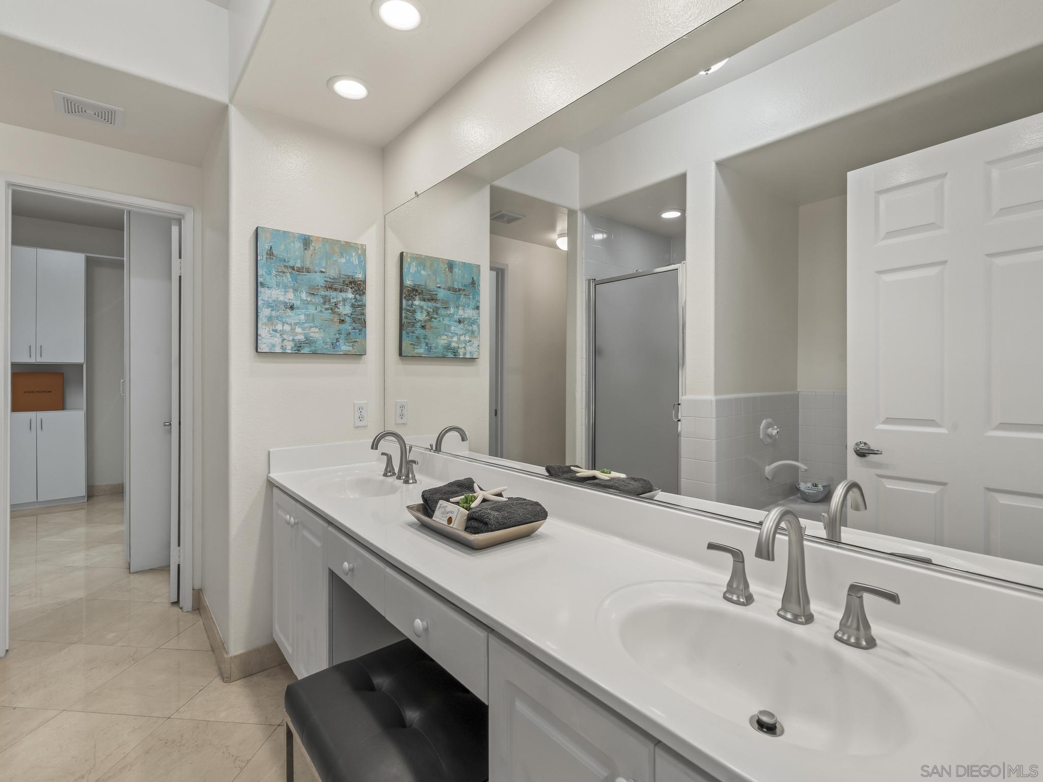 Detail Gallery Image 18 of 45 For 8635  via Mallorca  #D,  La Jolla,  CA 92037 - 2 Beds | 2 Baths
