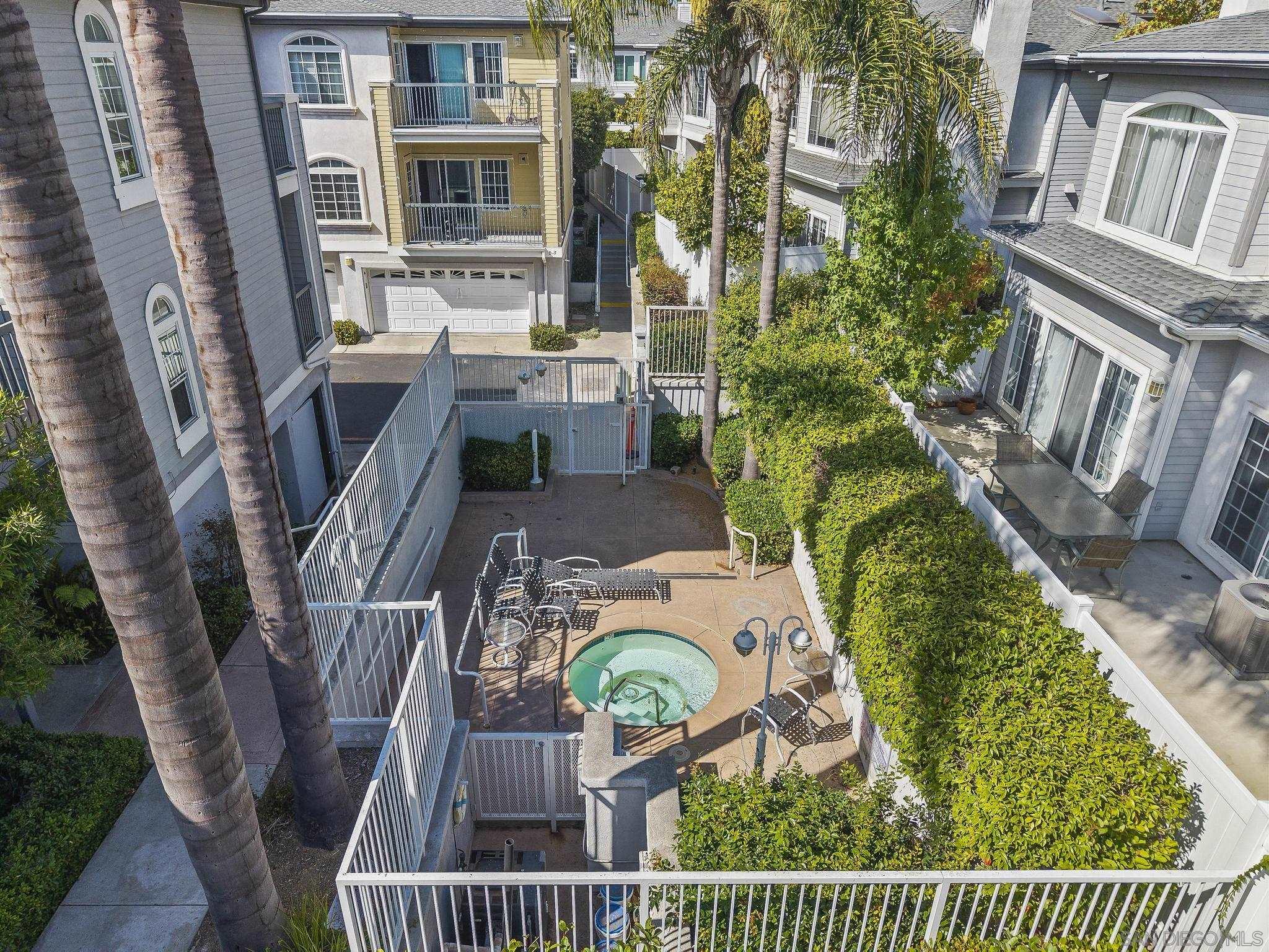 Detail Gallery Image 37 of 45 For 8635  via Mallorca  #D,  La Jolla,  CA 92037 - 2 Beds | 2 Baths