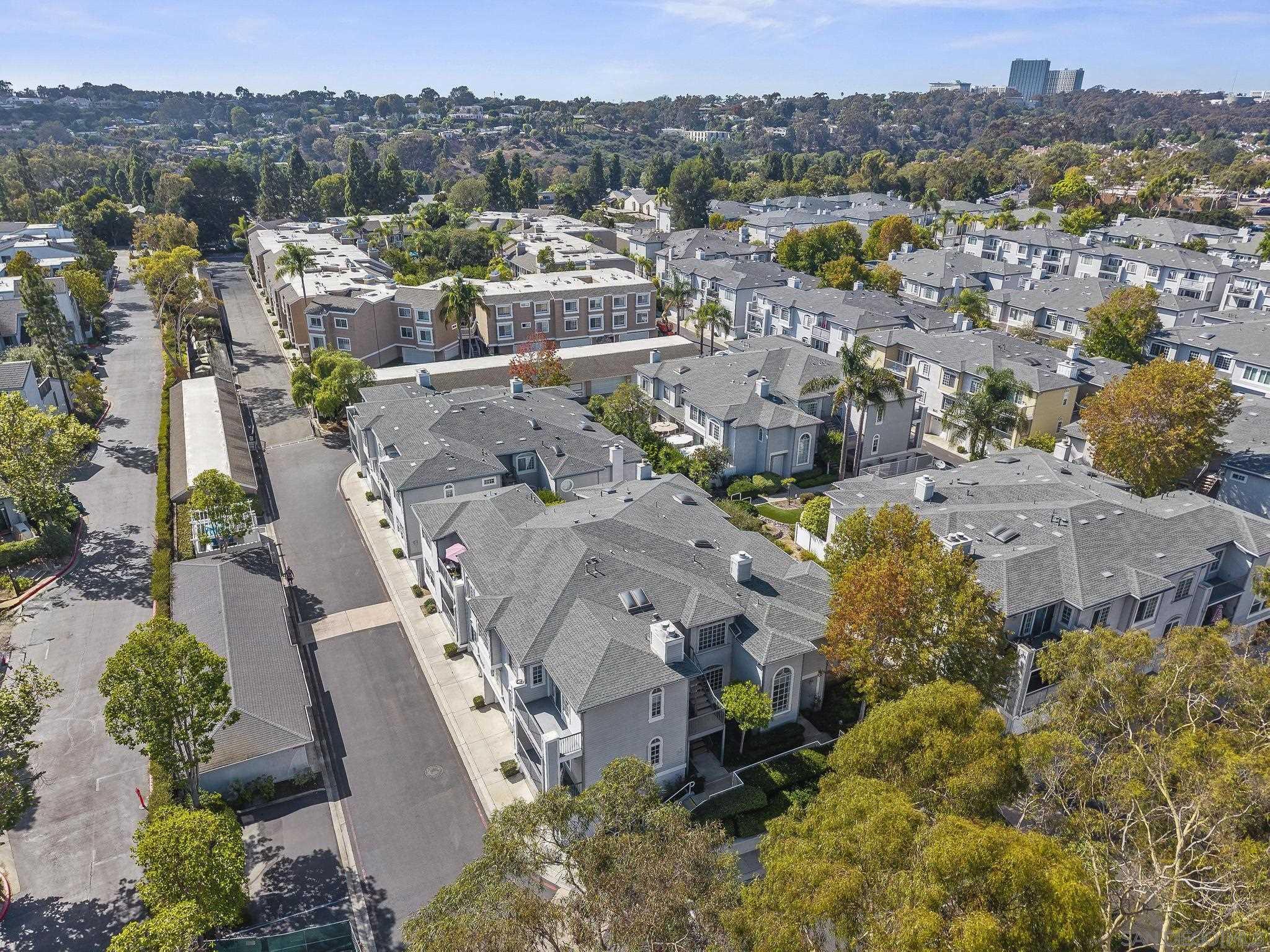 Detail Gallery Image 39 of 45 For 8635  via Mallorca  #D,  La Jolla,  CA 92037 - 2 Beds | 2 Baths