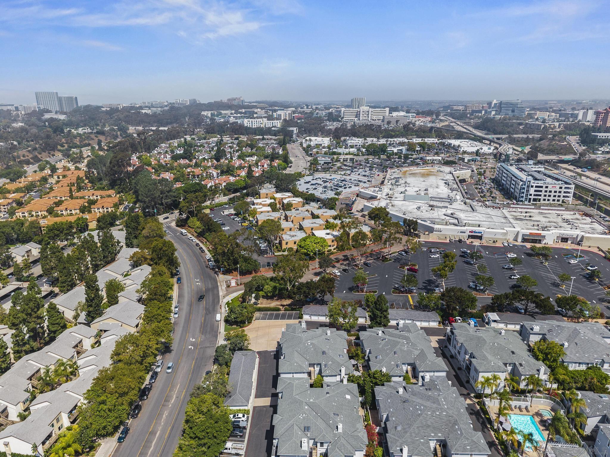 Detail Gallery Image 42 of 45 For 8635  via Mallorca  #D,  La Jolla,  CA 92037 - 2 Beds | 2 Baths