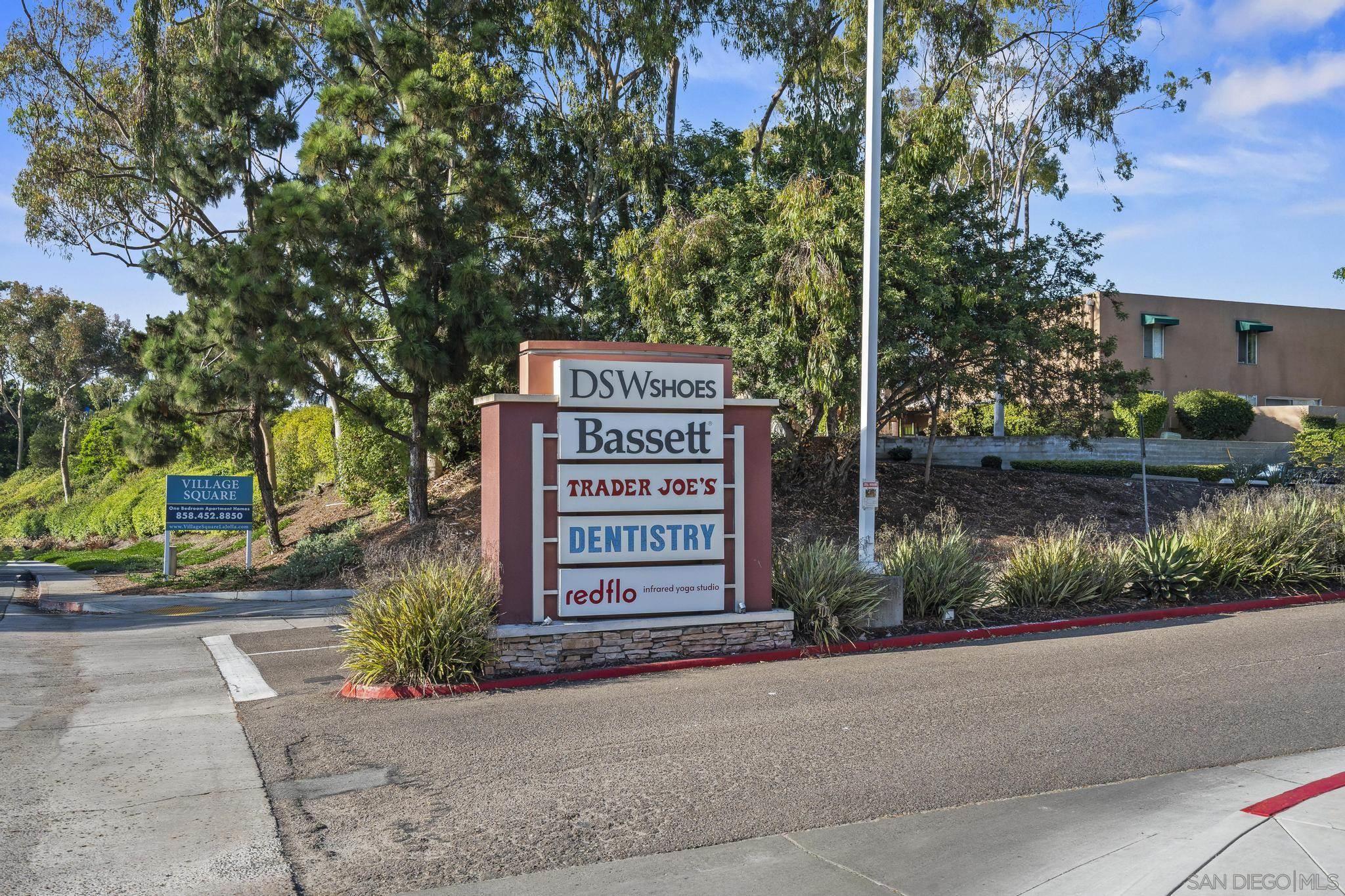 Detail Gallery Image 43 of 45 For 8635  via Mallorca  #D,  La Jolla,  CA 92037 - 2 Beds | 2 Baths