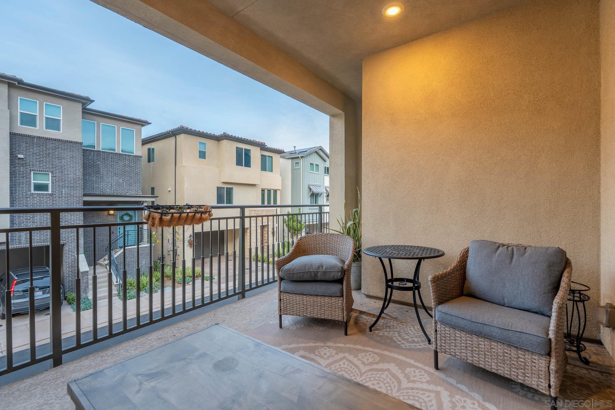 Detail Gallery Image 27 of 32 For 15581  Manley Way, San Diego,  CA 92127 - 4 Beds | 4 Baths