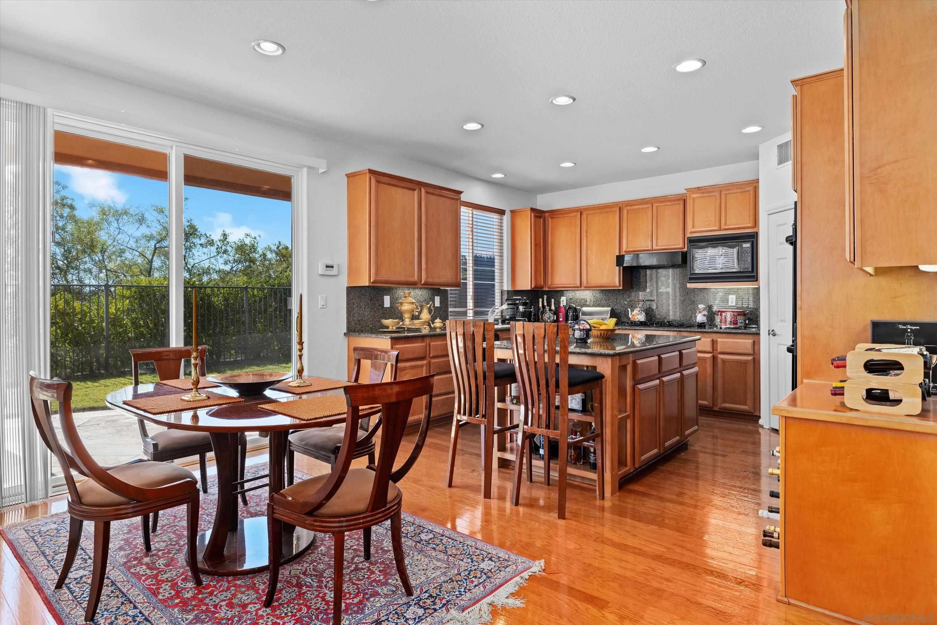 Detail Gallery Image 11 of 48 For 3971  via Cangrejo, San Diego,  CA 92130 - 4 Beds | 3 Baths